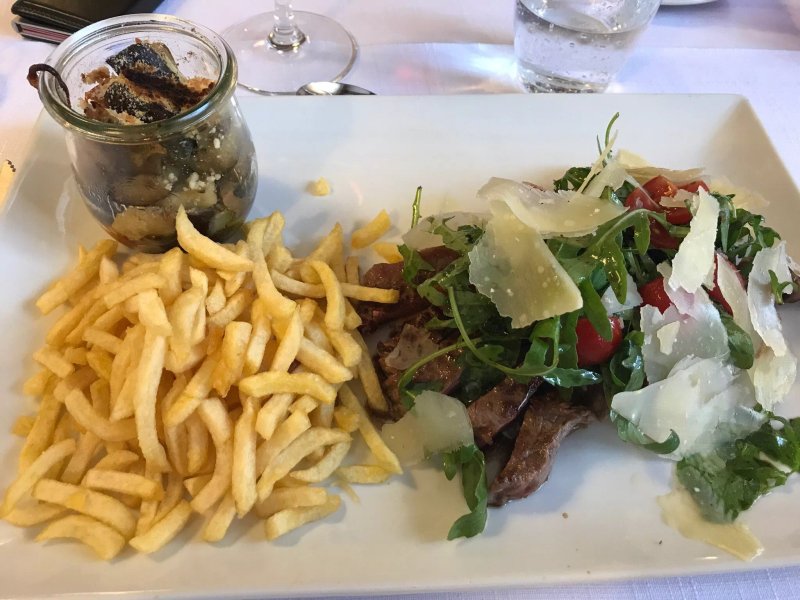 Auberge St-Hubert Restaurant