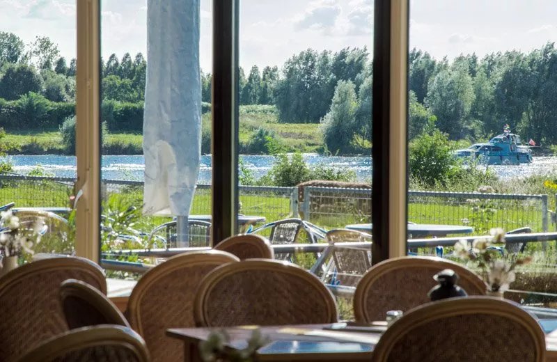 Restaurants & cafés