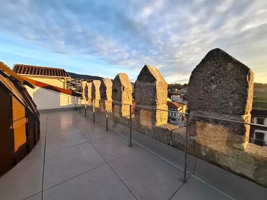 Torre de Alfandega - Aqui Nasceu Portugal