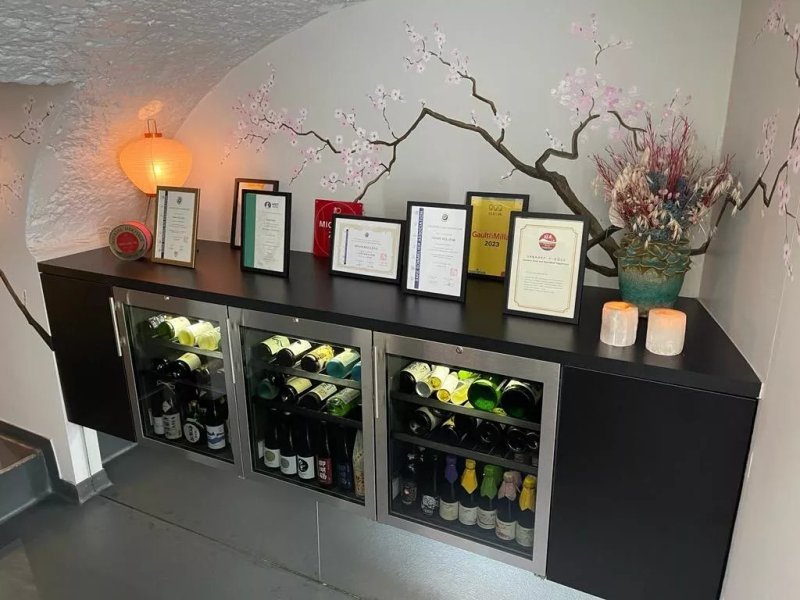 Dim Dining