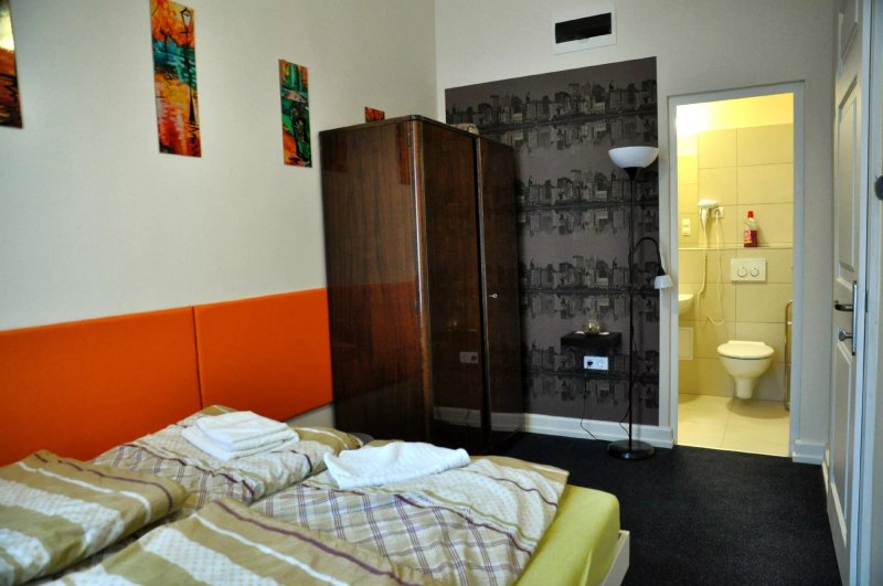 Feodorm Apartments and Hostel