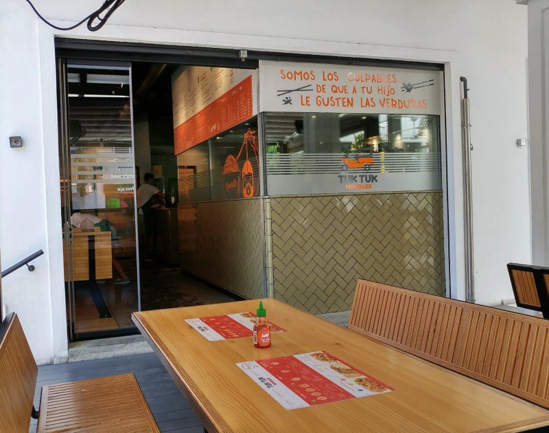 Tuk Tuk Noodles Cerrado Calderon
