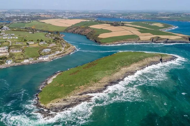 3 BEDROOM , 2 BATH Sleeps 8 - WILD ATLANTIC WAY, WITH OCEAN VIEWS ,KINSALE, CORK