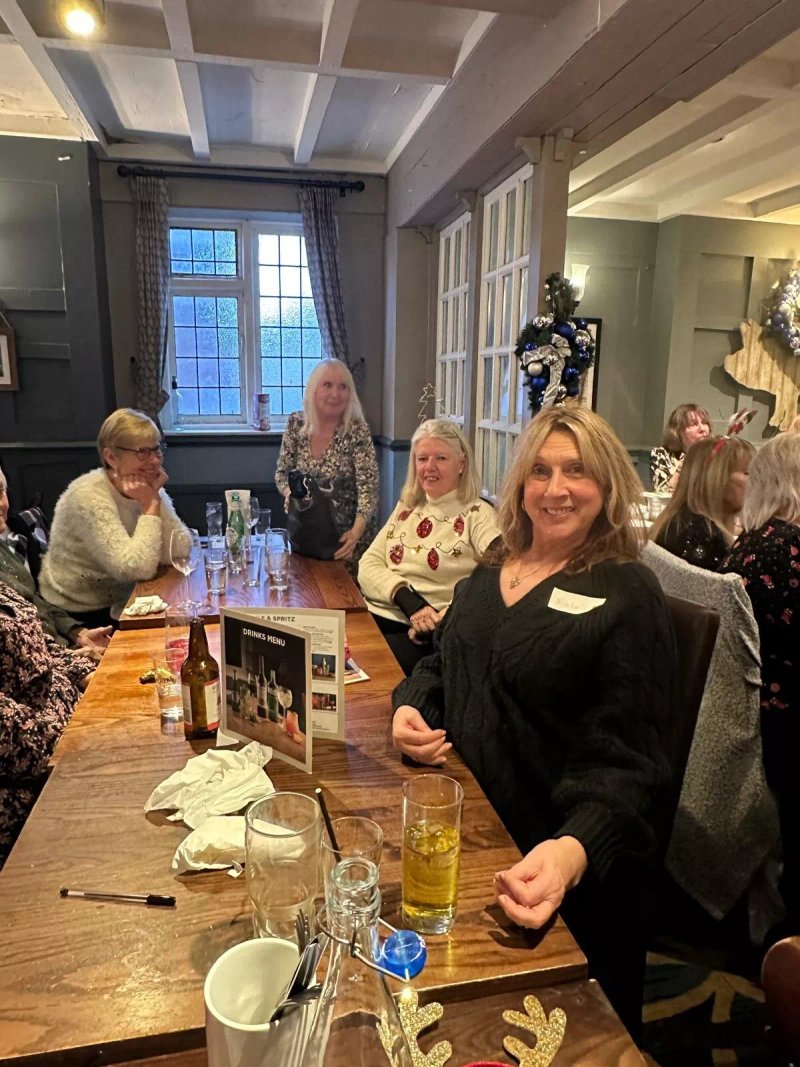 Hollybush Stonehouse Pizza & Carvery