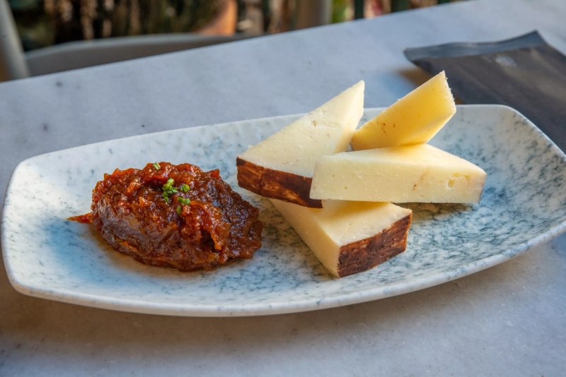 Ama Lachei at Nefeli's