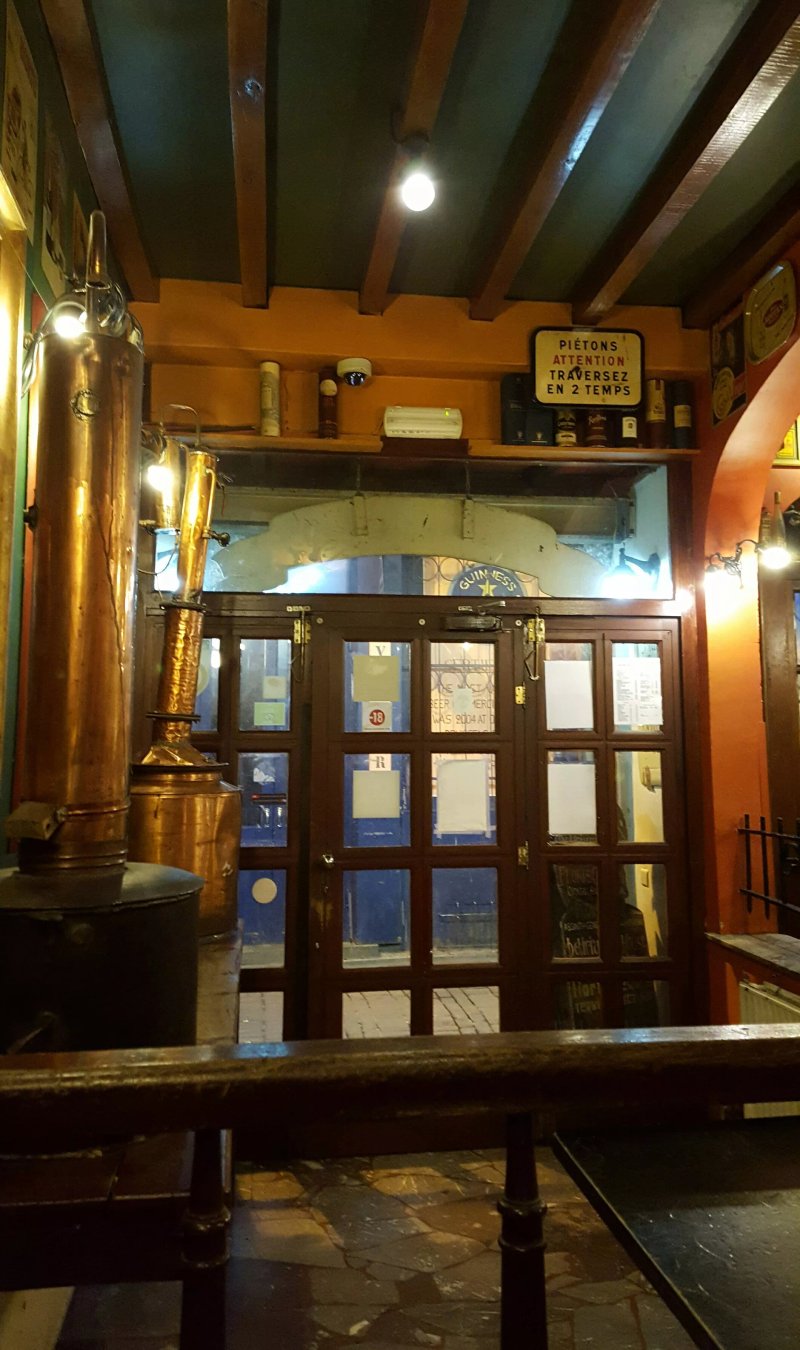 Floris Bar