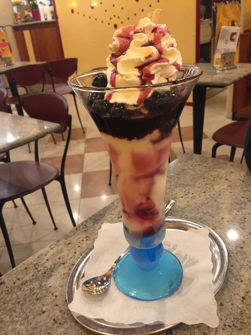 Eis-Cafe Pia
