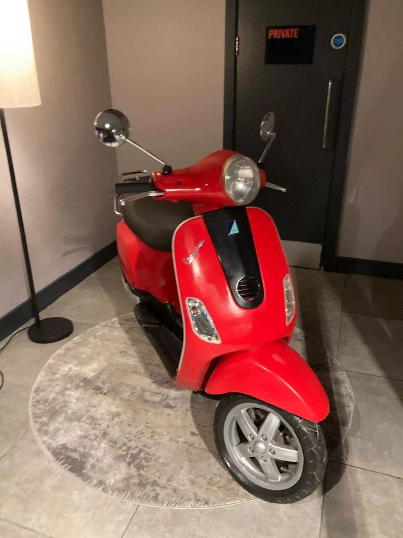 Radisson RED London Gatwick Airport