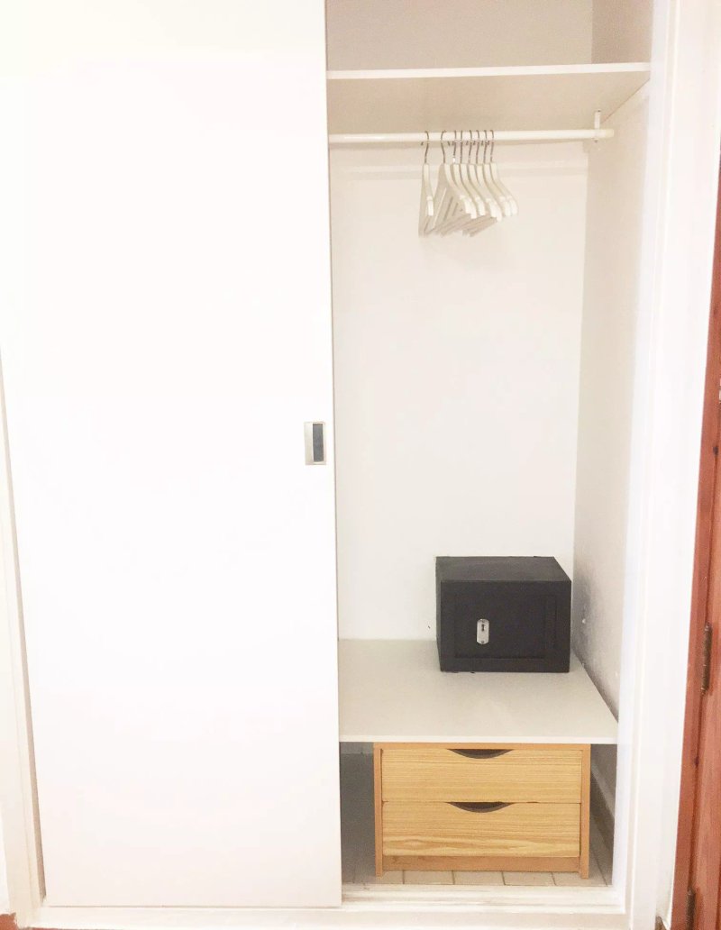 Albertos Apartments