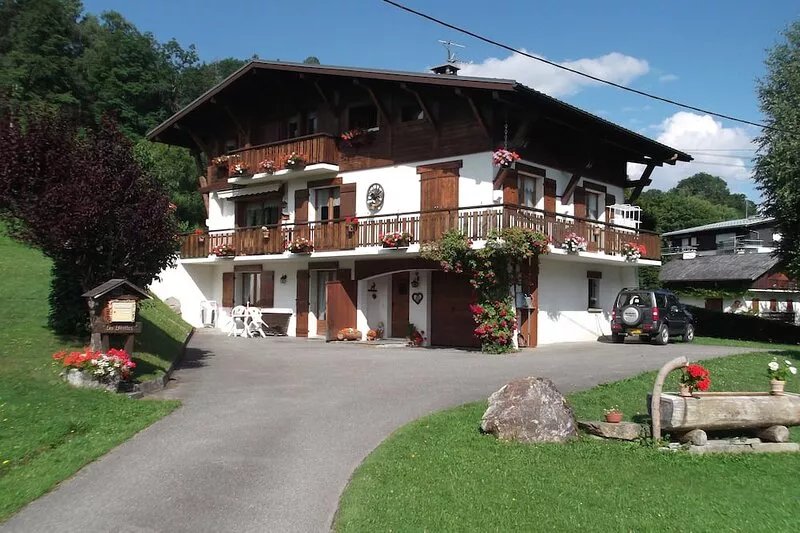 4-person apartment, garden level, Mont Blanc view