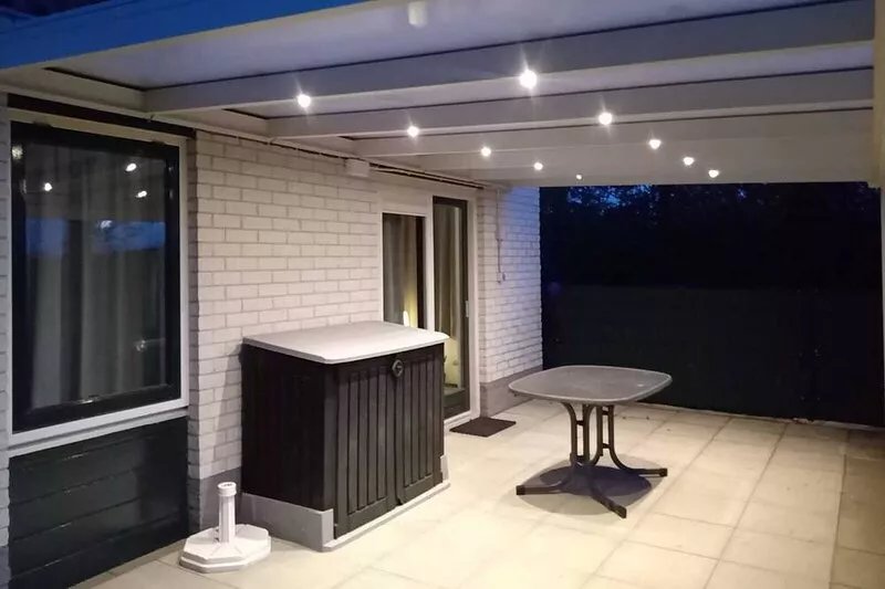 detached bungalow on 450 m2 plot, fenced garden with unobstructed view