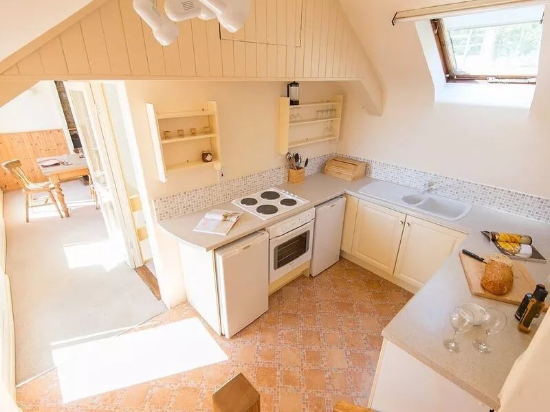 Castle View - Characterful Spacious Cottage. Private Garden. Panoramic Sea Views