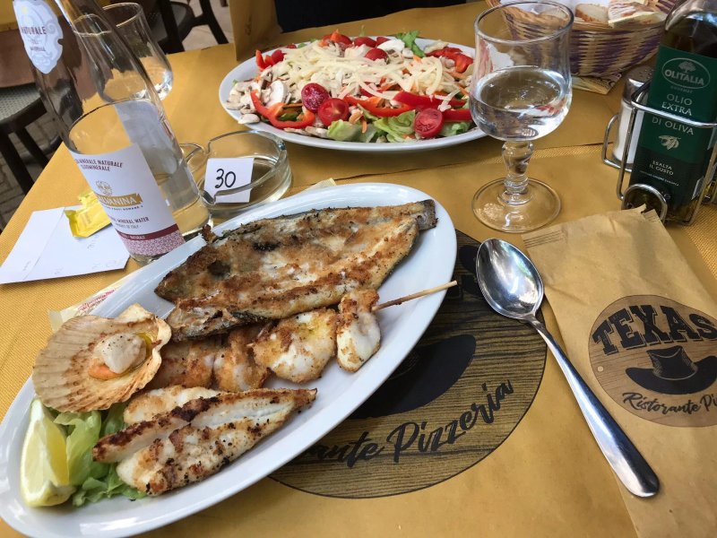 Pizzeria Texas