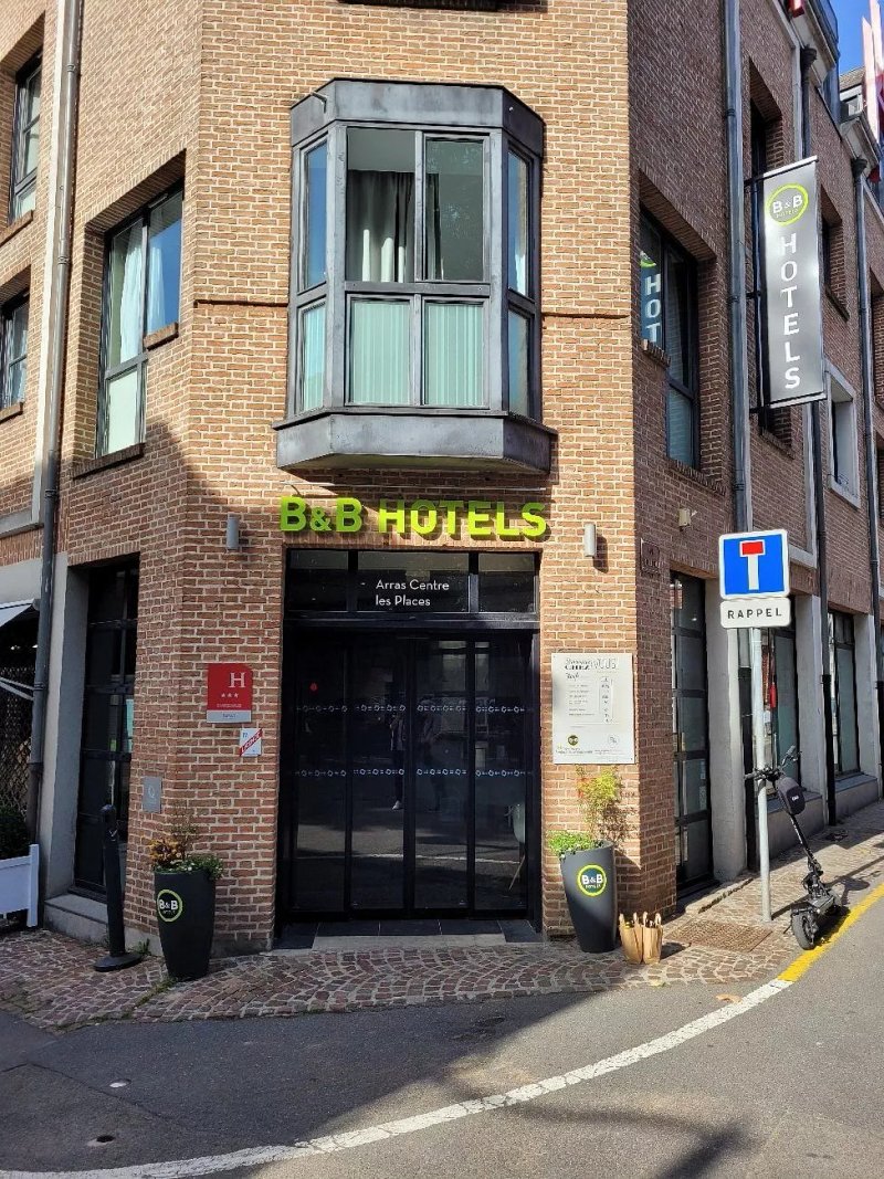 B&B HOTEL Arras Centre Les Places