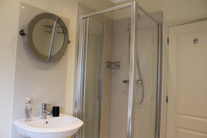 VII Apartments - Serviced Apartments