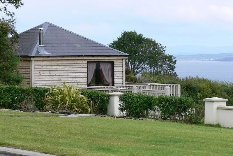 RUSTIC LOG CABIN LOCATED GREENCASTLE CO DONEGAL