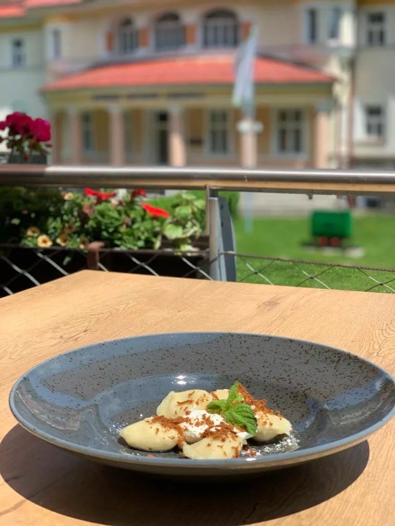 Restaurace U vodopadu