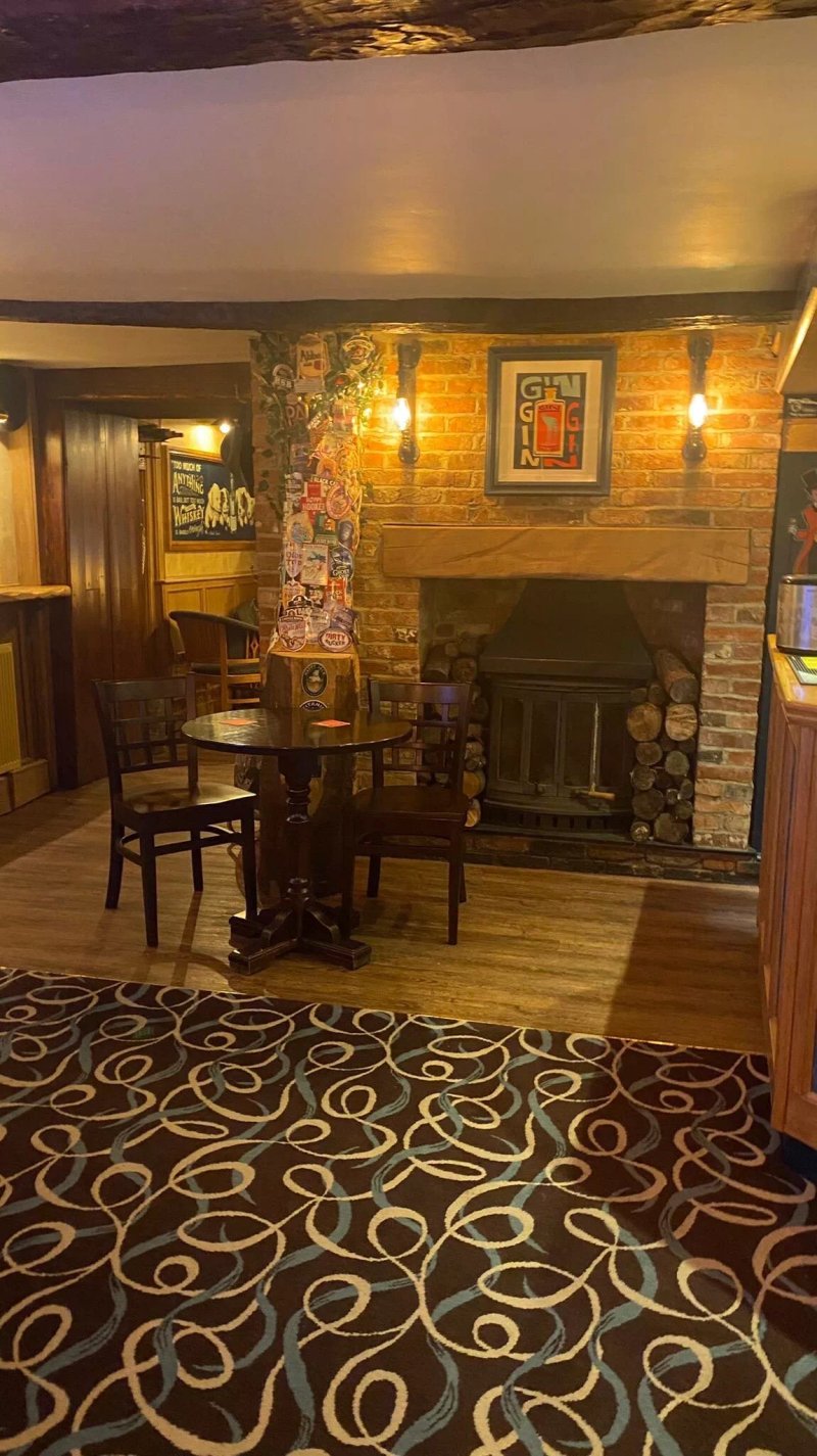 The Ivy Pub Restaurant & Country Inn