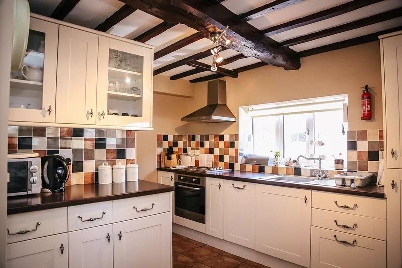 Farmhouse Wing - Stunning 2 bedroomed Farmhouse.