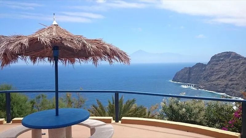 Fantastic apartment Generously equipped in private setting