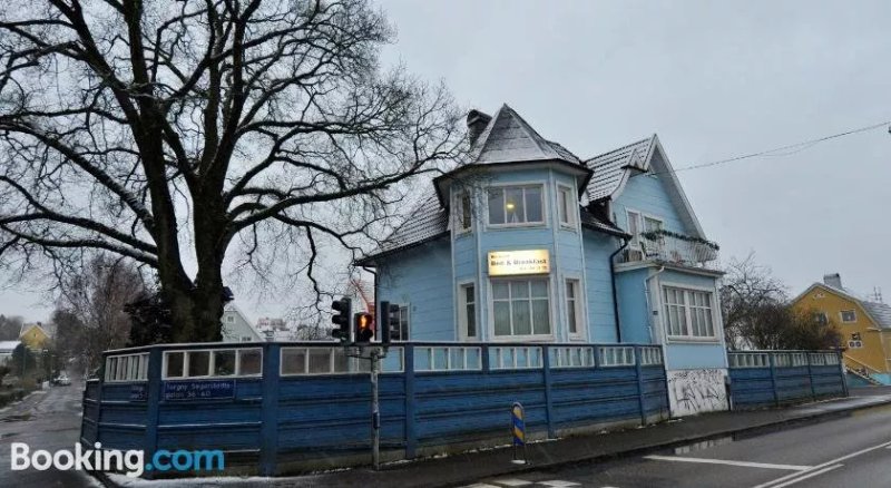 Bla Huset Bed & Breakfast