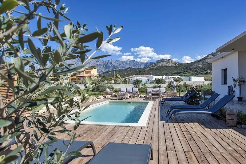 Villa avec piscine bbq pétanque Calme à 5km de la plage de sable de Calvi