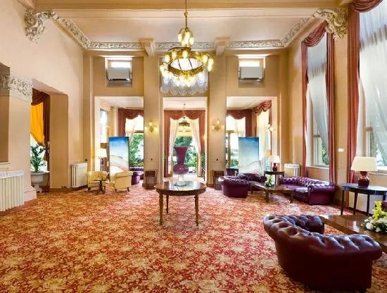 Palace Grand Hotel