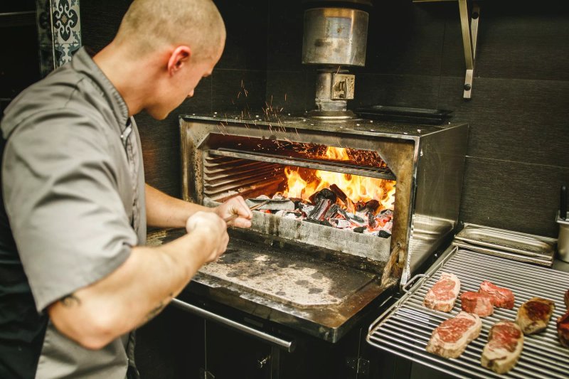 Bernie's Grill & Wine Restaurant