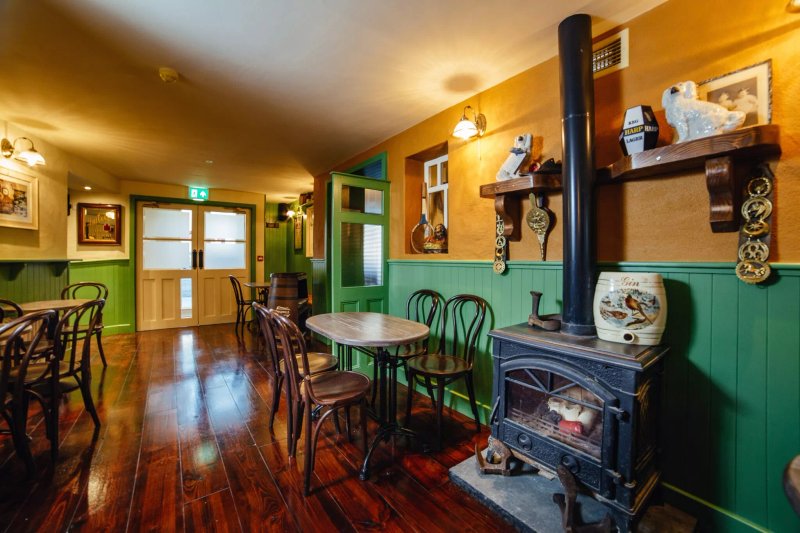 Cobbler's Bar