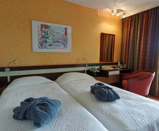 Hotel The Originals Relais Villa Borghese