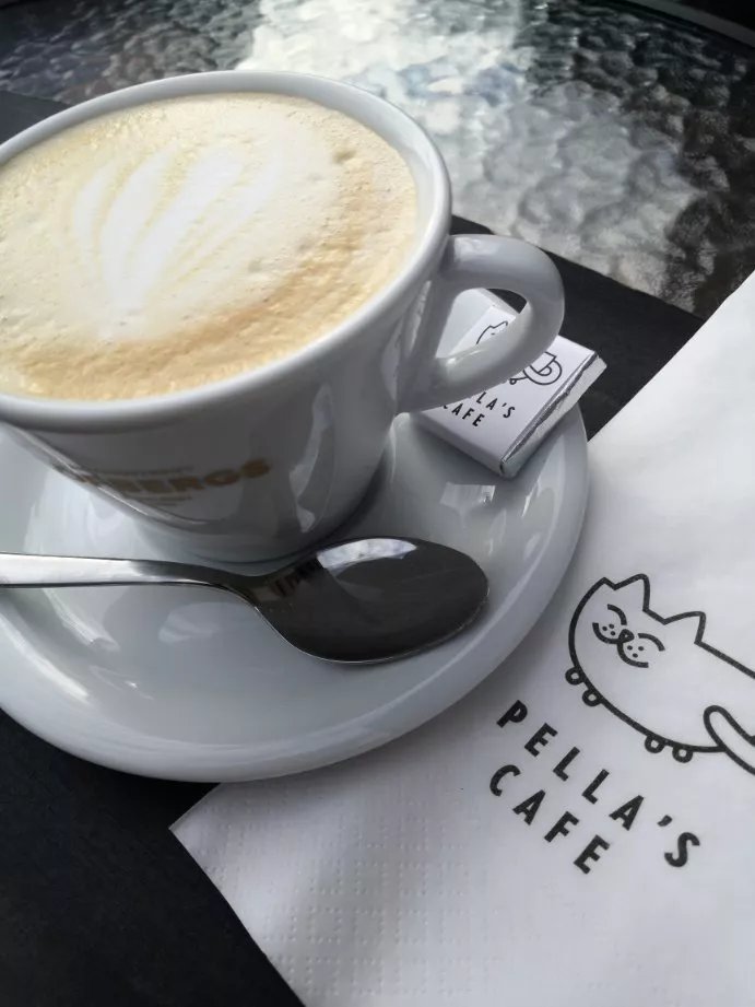 Pella's cafe