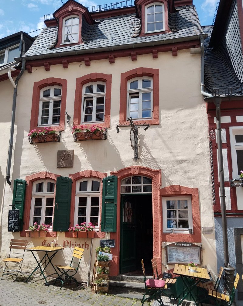 Cafe Plusch
