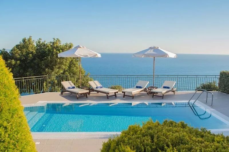 Villa Penelope, Boundless Sea and Mountain Views With Private Swimming Pool