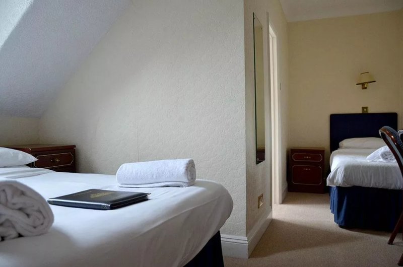 Uno Thames Hotel