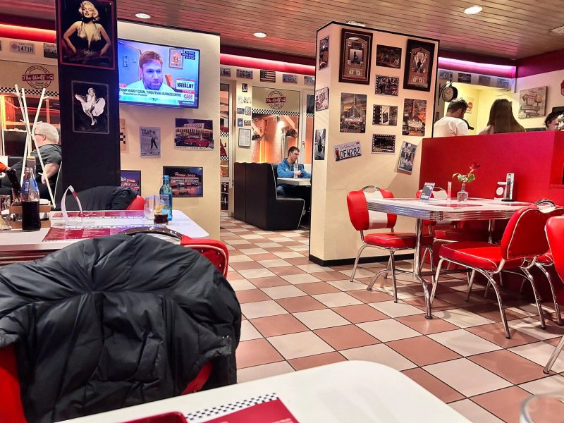 The Wolff"s Diner