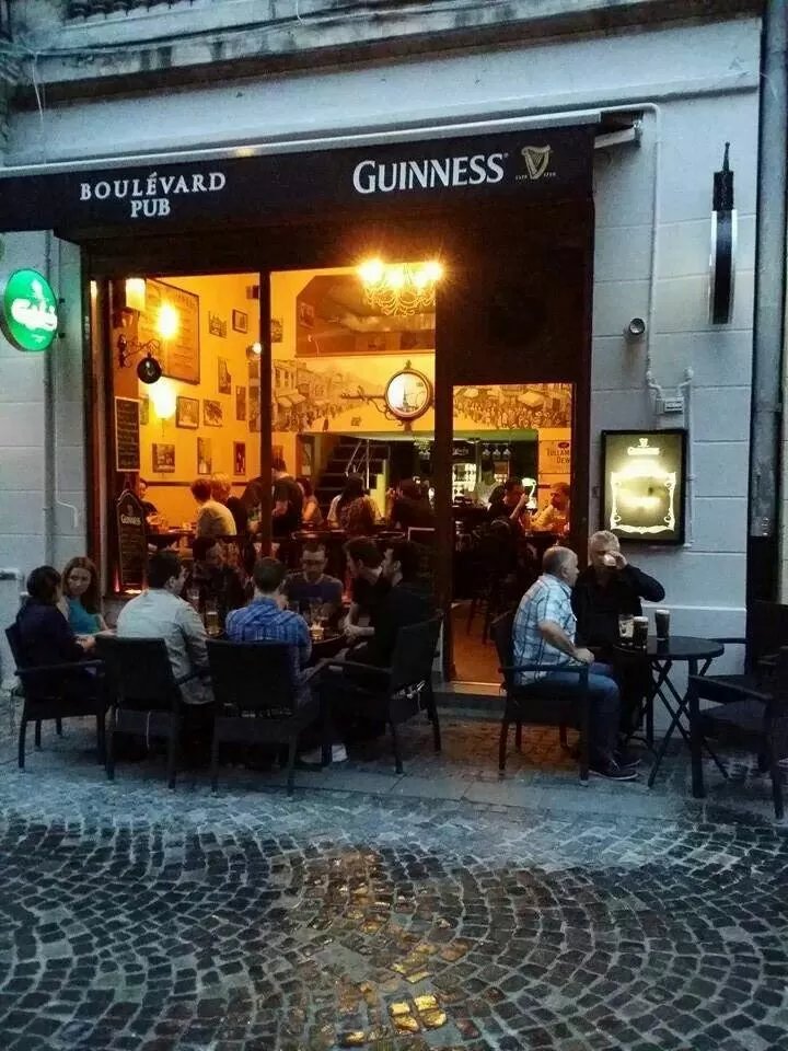 Boulevard Pub