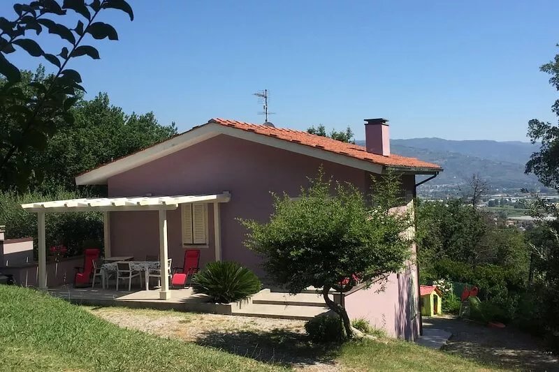 Newly built villa immersed in the oak, pine and strawberry tree woods