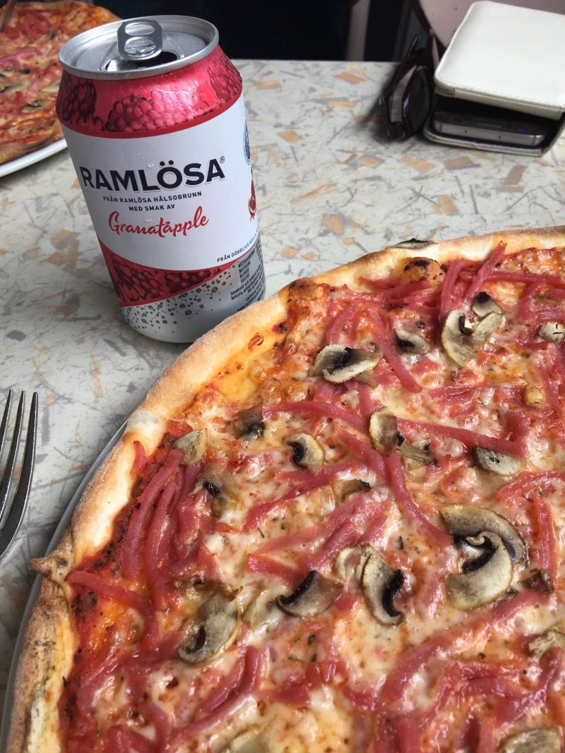 Helenas Pizzeria & Kebab