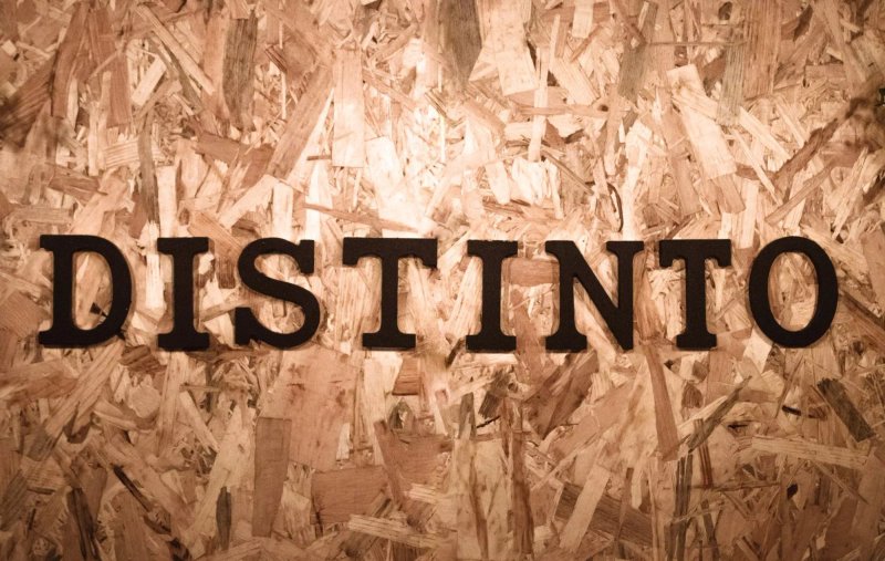Distinto
