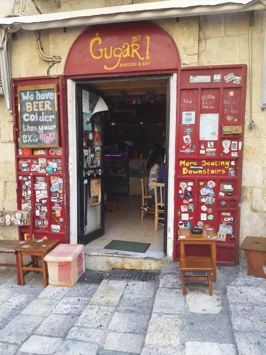 Gugar Hangout & Bar