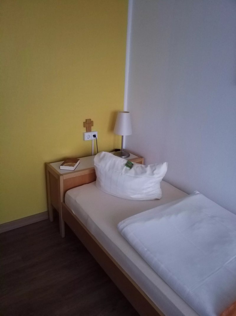 Heinrich Pesch Hotel