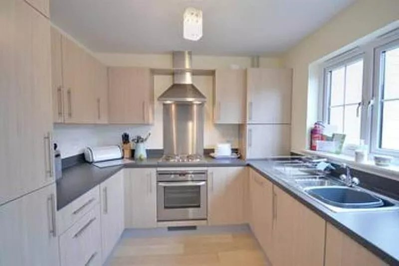 A modern 3 double bedroom house in Camber, Rye near the sand dunes & beach.