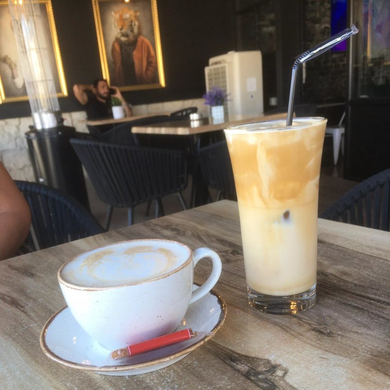 Elatte Coffee Shop