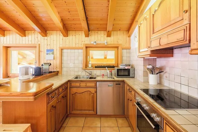 Comfortable, friendly apartment with beautiful mountain views