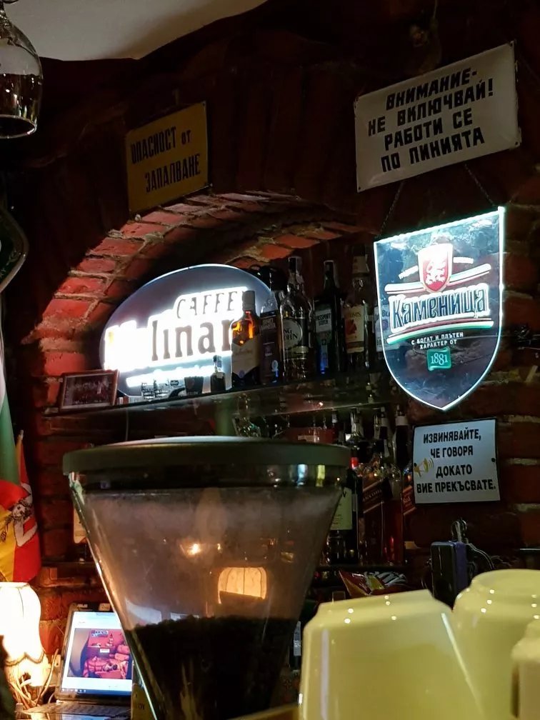 Long John Bar