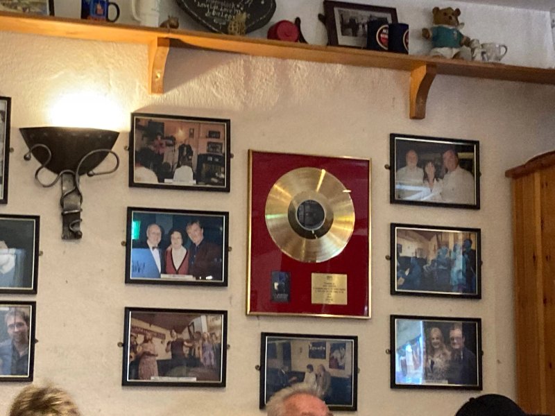 Leo's Tavern