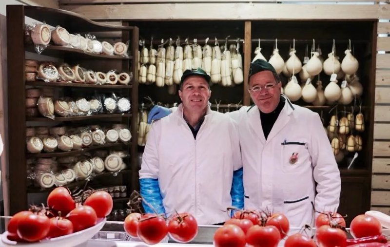 Mercato Silano, Arturo Falcone