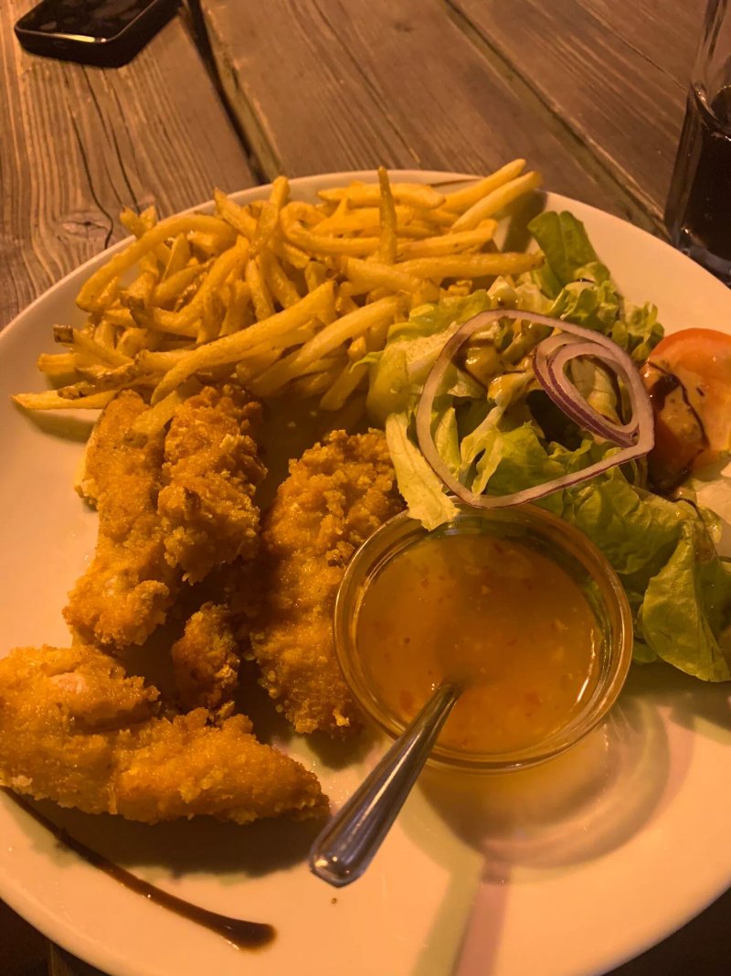 Le Club Kitchen And Bar