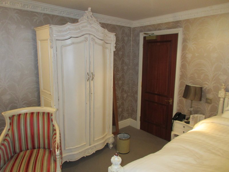 White House Manor