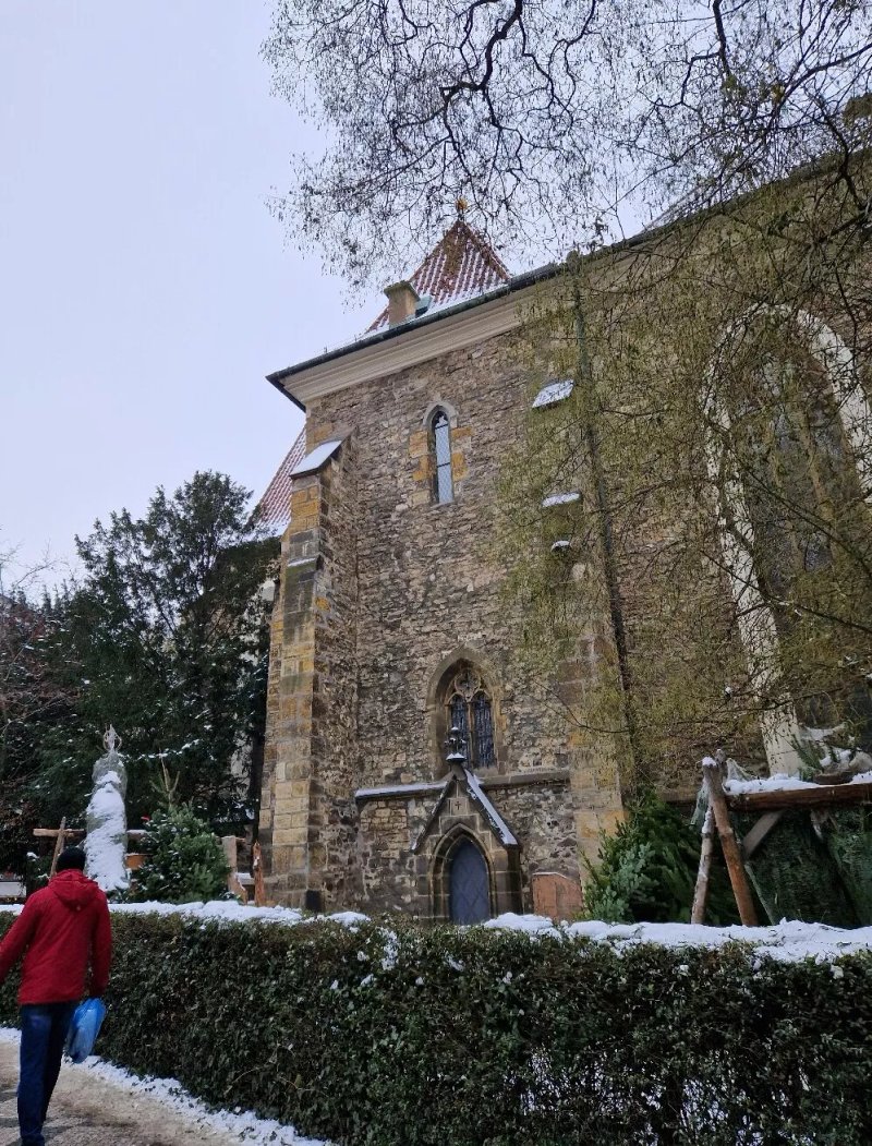 Church Of St Henry And St Kunhata Gardens